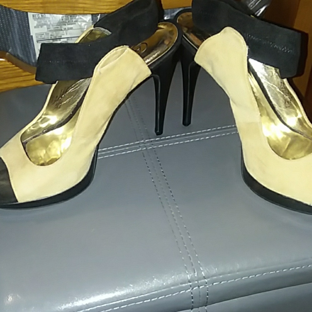 Suede peep toe sling back